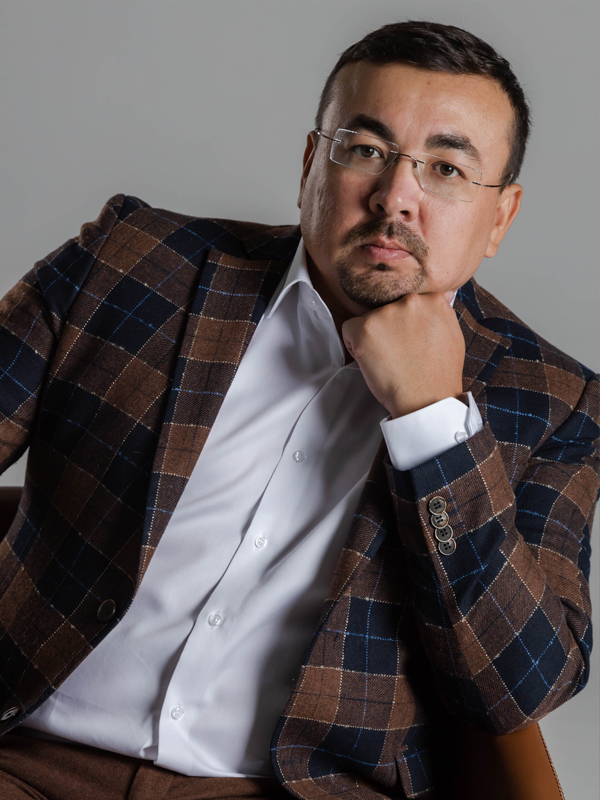 Александр Санин