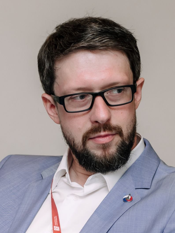 Александр Васильев